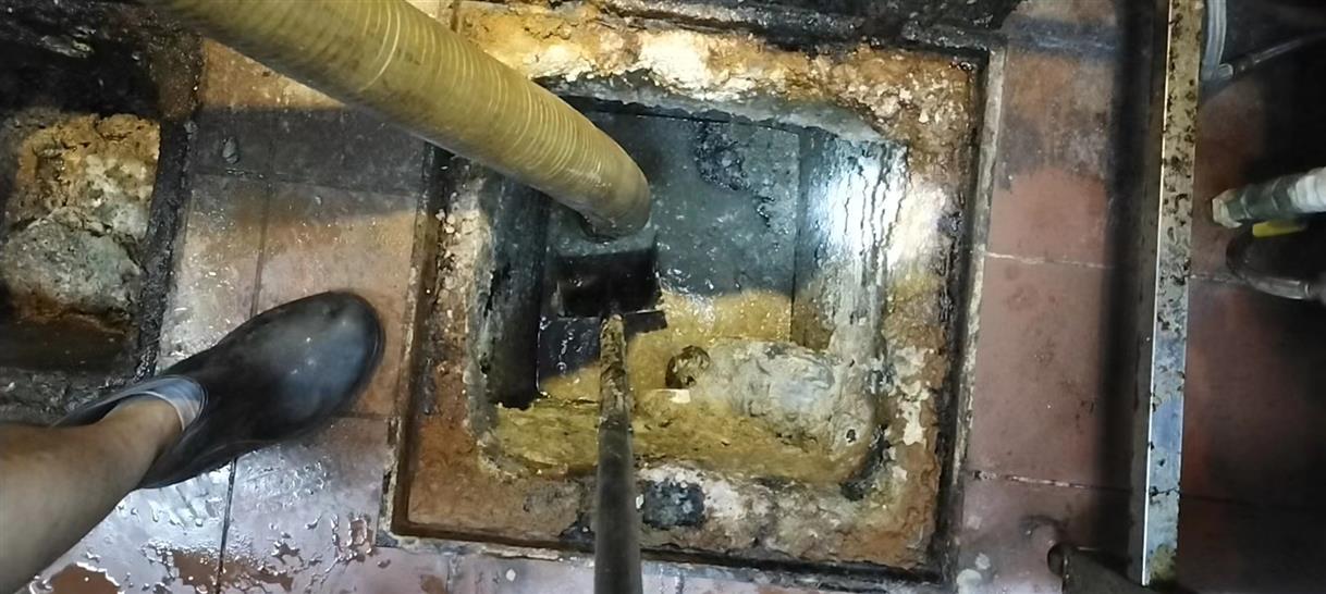 荥经污水池清理一般都有毒气，怎么预防中毒呢？