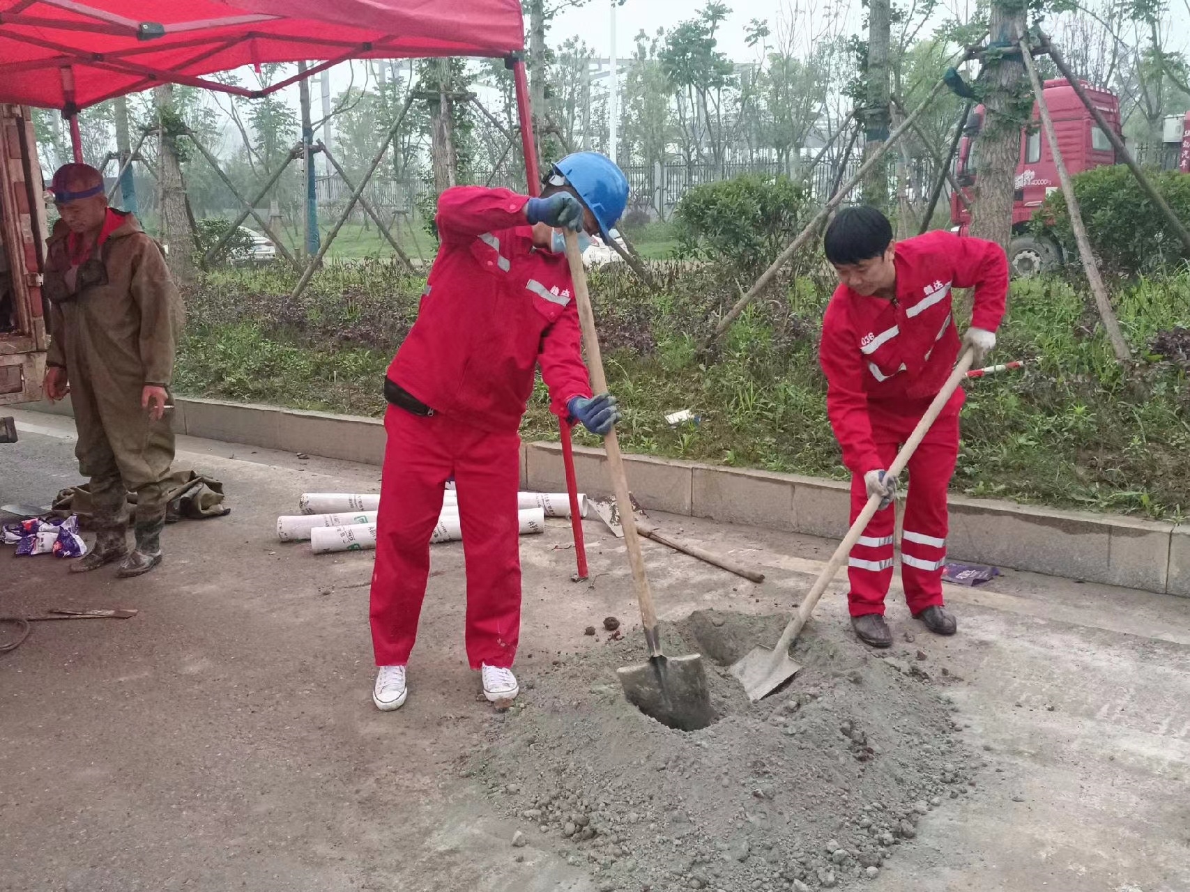 荥经管道疏通哪家好】及时进行市政管道清淤