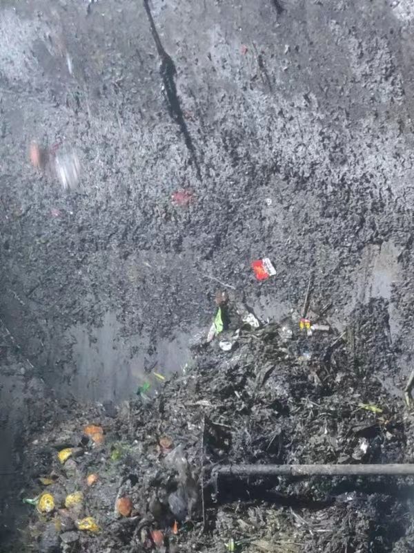 荥经污水池清理