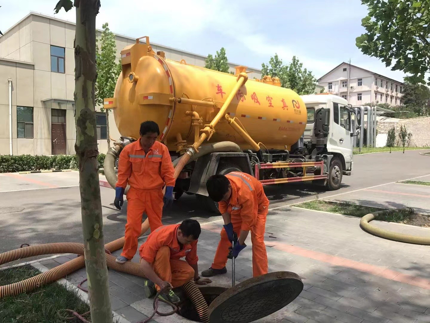 荥经化粪池清理与5-8吨吸粪车施工效率分析